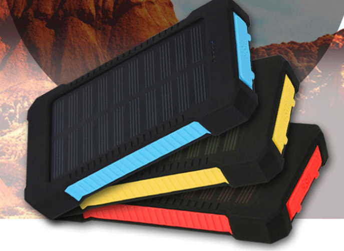 Solar powerbank 10.000 mAh met kompas – waterdicht, met LED-lamp